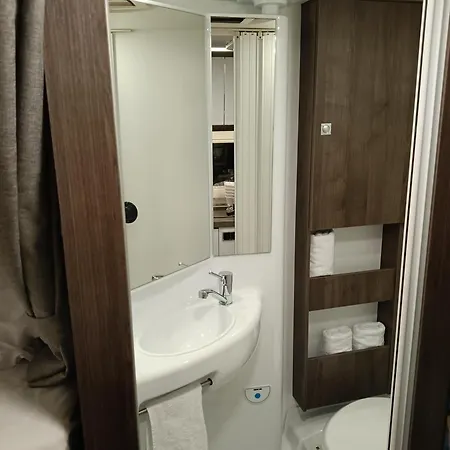 Duzy Kamper Rodzinny 6 Osob Benimar Sport 324 Up Дом отдыха