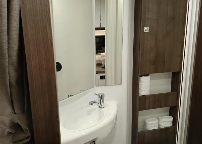 Wypożyczalnia Kamperów Lubelskie! 6osobowa Alkowa Benimar Sport 324up Сasa de vacaciones