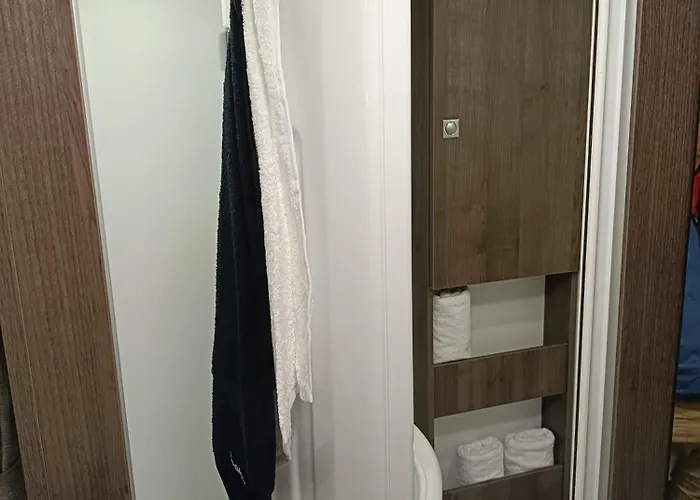 Сasa de vacaciones Wypożyczalnia Kamperów Lubelskie! 6osobowa Alkowa Benimar Sport 324up *