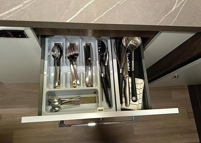 Duzy Kamper Rodzinny 6 Osob Benimar Sport 324 Up Nyaraló *