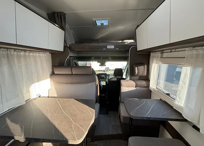 Duzy Kamper Rodzinny 6 Osob Benimar Sport 324 Up Laziska (Boleslawiec)