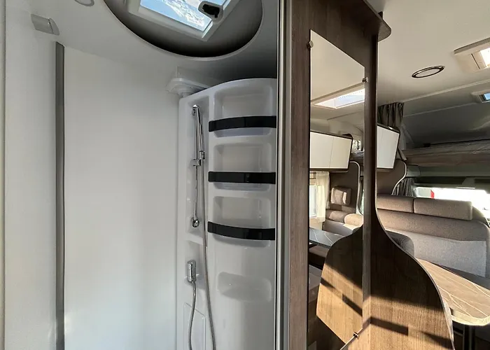 Nyaraló Duzy Kamper Rodzinny 6 Osob Benimar Sport 324 Up