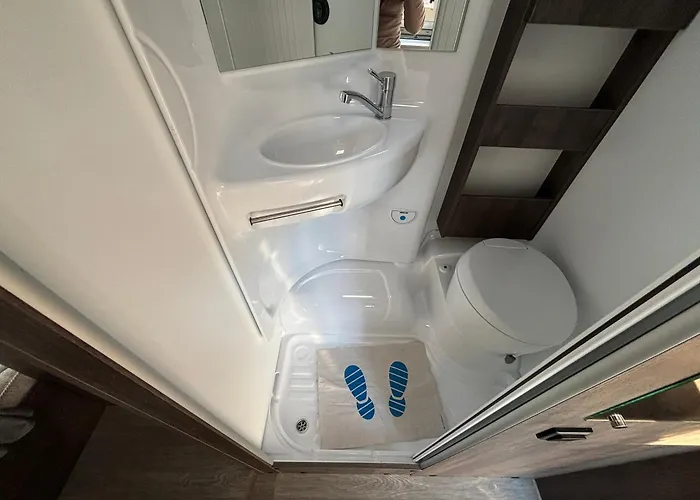 Wypożyczalnia Kamperów Lubelskie! 6osobowa Alkowa Benimar Sport 324up